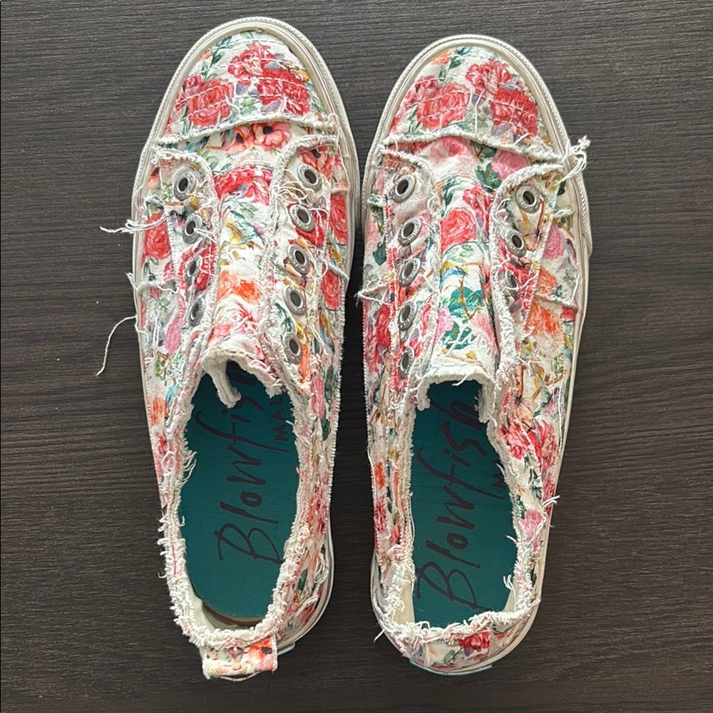 Blowfish Red and Pink Floral Sneakers Canvas Low-Top Slip Ons